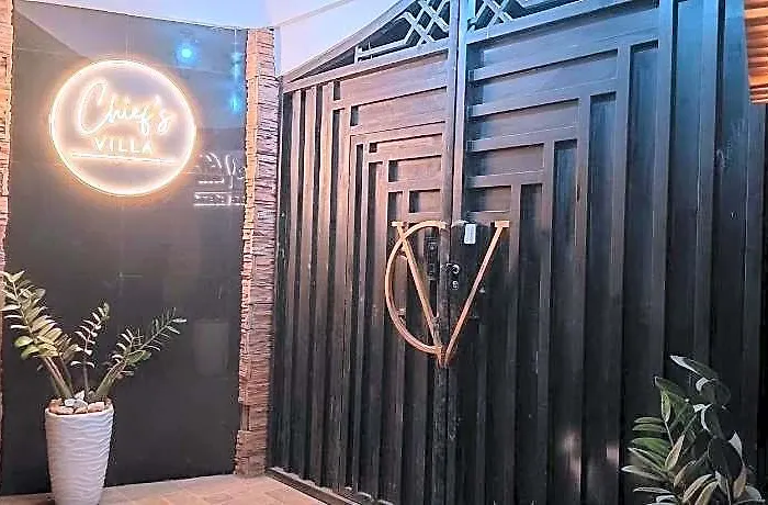 Chief's Unit 4- With Kitchen
