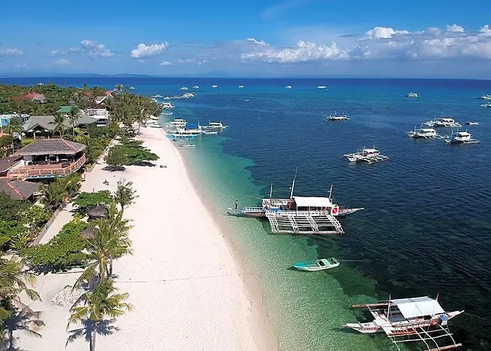 Chief's Unit 4- With Kitchen 5* Daanbantayan